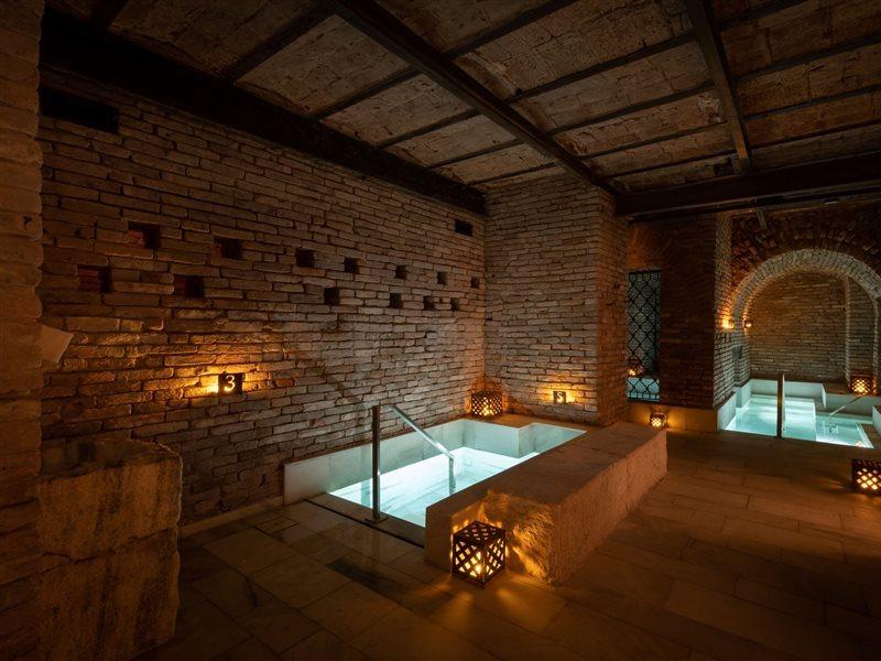 Azur Real Boutique & Hotel 4*